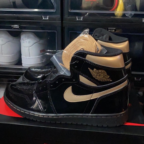 Brand new DS Jordan 1 black metallic gold - Picture 1 of 5